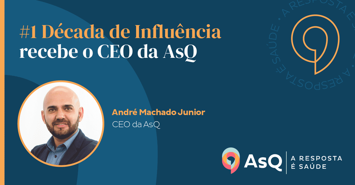 Na imagem vemos um fundo azul e a imagem do CEO da AsQ, André Machado Júnior.